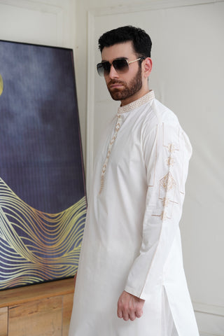 Men Embroidered Unstitch Kameez Shalwar Code:7125