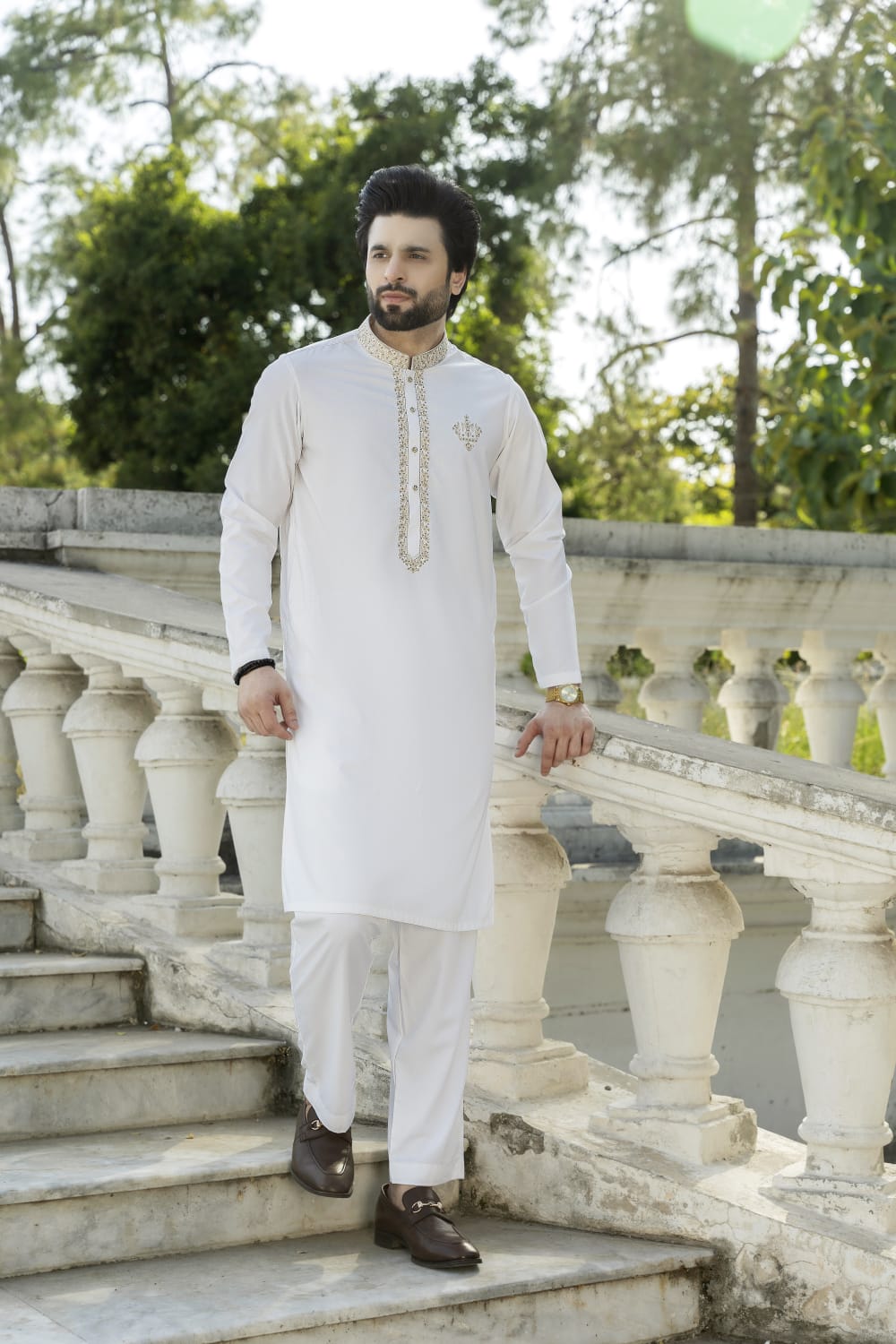 Glamorous Outfit (Un-Stitched) Code : 5354