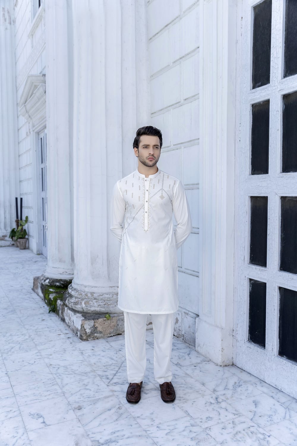 Cross Stitch Style Embroidered Chest (Un-Stitched) Code : 5377