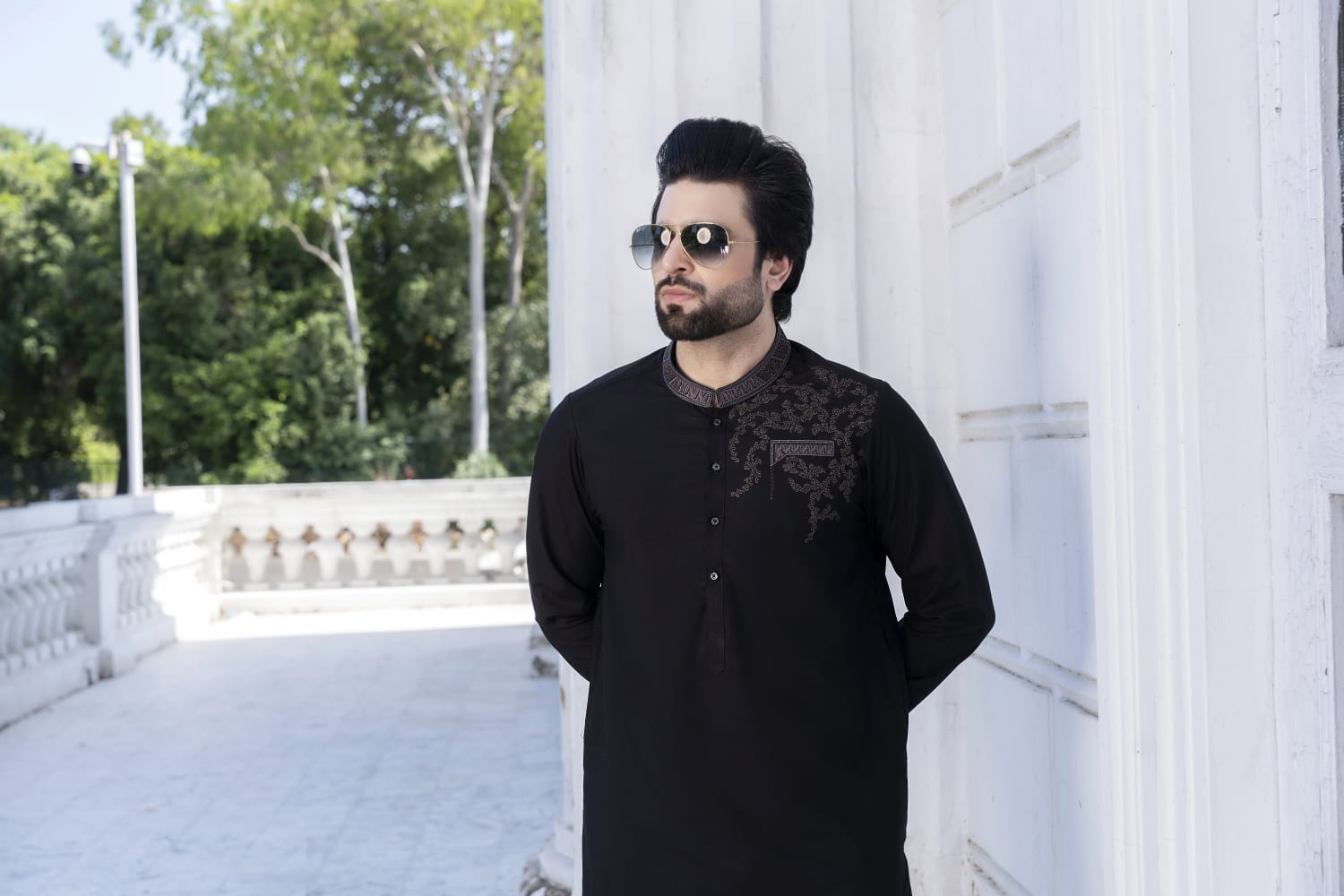 Elegant Black Embroidered Motif (Un-Stitched) Code : 5376